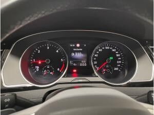 Volkswagen Passat Variant 2.0 TDI Elegance AHK Matrix Navi RFK ACC