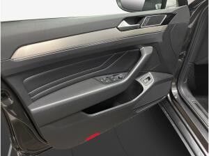 Volkswagen Passat Variant 2.0 TDI Elegance AHK Matrix Navi RFK ACC