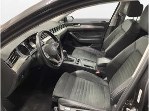 Volkswagen Passat Variant 2.0 TDI Elegance AHK Matrix Navi RFK ACC