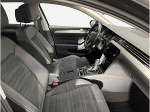 Volkswagen Passat Variant 2.0 TDI Elegance AHK Matrix Navi RFK ACC