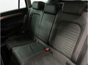 Volkswagen Passat Variant 2.0 TDI Elegance AHK Matrix Navi RFK ACC