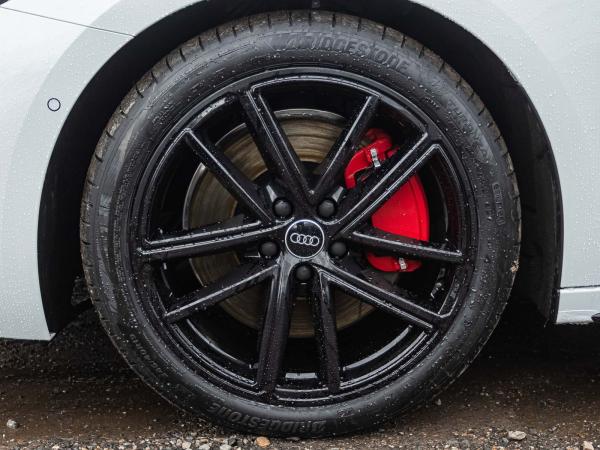 Audi A5 Avant e-hybrid 270kw edition one quattro AHK S-Interieur 19"