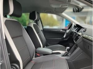 Volkswagen Tiguan Urban Sport 1.5 TSI DSG / Navi, App, LED