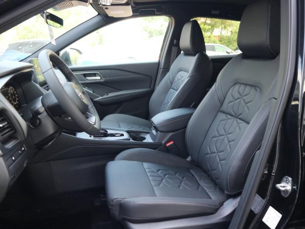 Nissan Qashqai 1.3 DIG-T MHEV TEKNA  #GLASDACH #BOSE