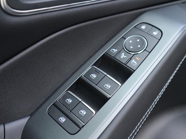 Nissan Qashqai 1.3 DIG-T MHEV TEKNA  #GLASDACH #BOSE