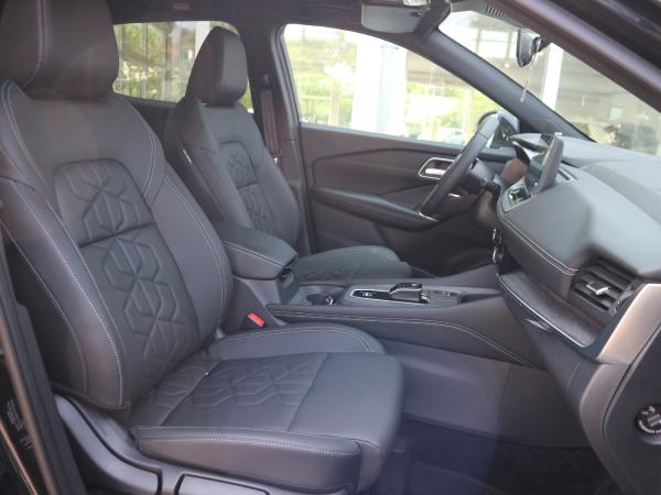 Nissan Qashqai 1.3 DIG-T MHEV TEKNA  #GLASDACH #BOSE