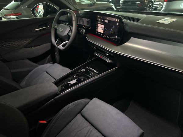 Audi Q3 TFSI quattro s-line 195 kW S tronic Sonderkonditionen*