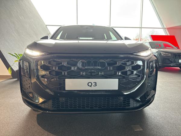 Audi Q3 TFSI quattro s-line 195 kW S tronic Sonderkonditionen*