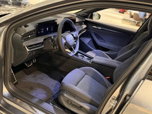 Skoda Superb Combi Sportline 2,0 TDI 7-Gang-DSG 4x4 - Sofort Verfügbar