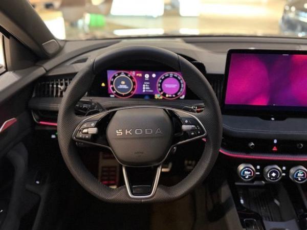 Skoda Superb Combi Sportline 2,0 TDI 7-Gang-DSG 4x4 - Sofort Verfügbar