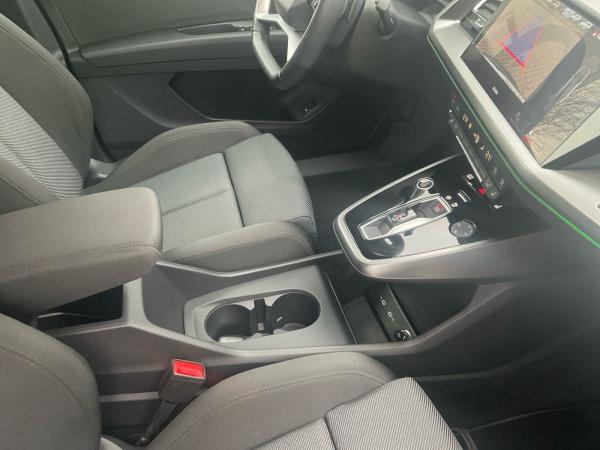 Audi Q4 e-tron Q4 Sportback 35 e-tron Advanced KAMERA ACC SHZ