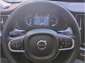 Volvo XC60 B4 (Benzin) Momentum Pro 2WD Automatik Navi