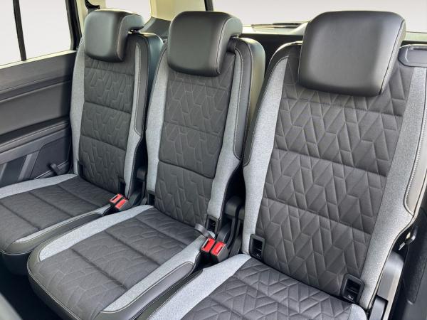 Volkswagen Touran ENERGY 1,5 l TSI OPF AHK*GANZJAHRESREIFEN*7-SITZE*KAMERA