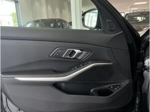 BMW 330 330e xDr Sports.ACC HUD SurView HiFi Sitzh.AHK 18