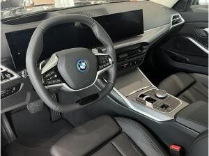 BMW 330 330e xDr Sports.ACC HUD SurView HiFi Sitzh.AHK 18