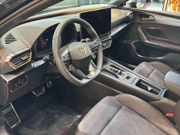 Cupra Leon 1.5 e-Hybrid DSG NAVI MEMORY COPPER