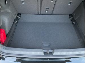 Volkswagen Golf VIII R-Line 1.5 eTSI DSG