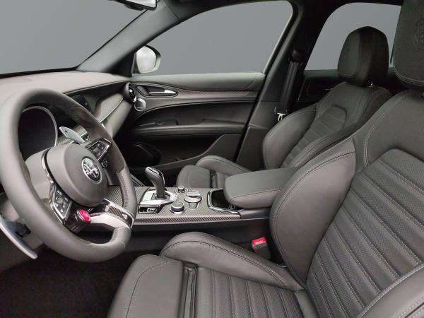 Alfa Romeo Stelvio Quadrifoglio Q4 2.9 V6 Bi-Turbo 520PS AT8 Navi