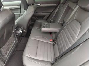 Alfa Romeo Stelvio Quadrifoglio Q4 2.9 V6 Bi-Turbo 520PS AT8 Navi