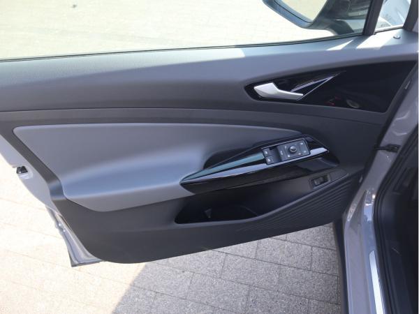 Volkswagen ID.4 Pure ENERGY (170 PS) 52 kWh Automatik *AHK*WINTERRÄDER*WÄRMPEPUMPE*MAX DC LADUNG*