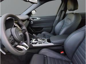 Alfa Romeo Giulia Veloce 2.0 Turbo 280PS AT8 Q4 Navi