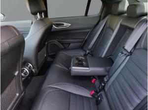 Alfa Romeo Giulia Veloce 2.0 Turbo 280PS AT8 Q4 Navi