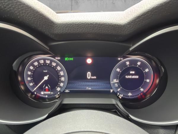 Alfa Romeo Stelvio Veloce Q4 2.0 PANORAMA+PDC+KAMERA+NAVI+CARPLAY+SHZ