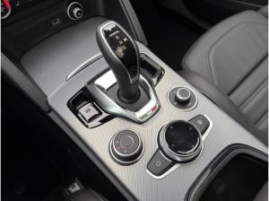 Alfa Romeo Stelvio Veloce Q4 2.0 PANORAMA+PDC+KAMERA+NAVI+CARPLAY+SHZ