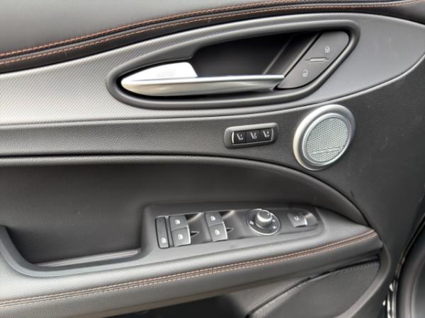 Alfa Romeo Stelvio Intensa Q4 2.0 PDC+KAMERA+CARPLAY+SHZ