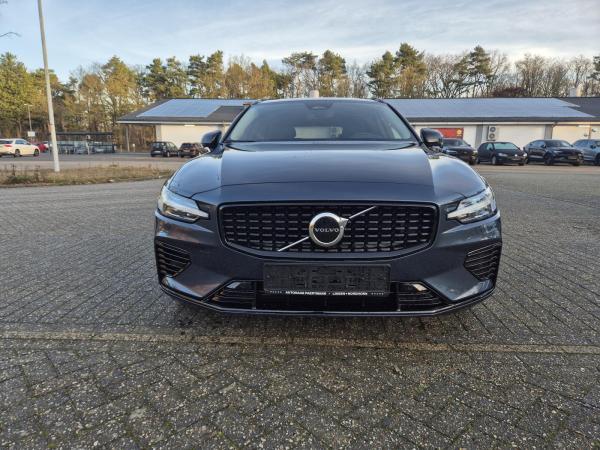 Volvo V60 Plus Dark Buisness Edition T8*SOFORT VERFÜGBAR*NUR FÜR GEWERBEKUNDEN*