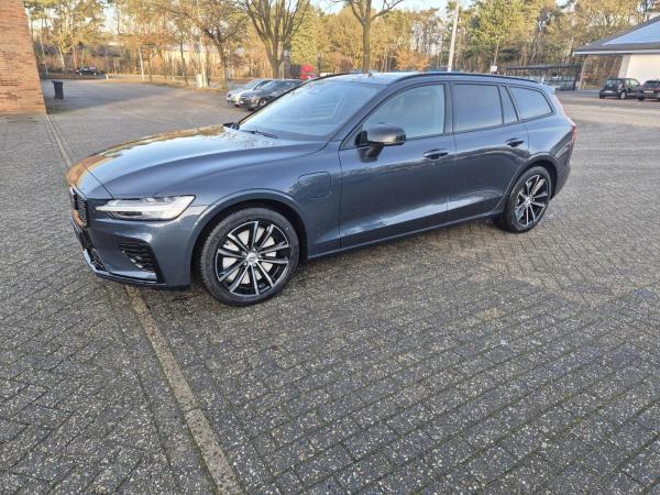 Volvo V60 Plus Dark Buisness Edition T8*SOFORT VERFÜGBAR*NUR FÜR GEWERBEKUNDEN*