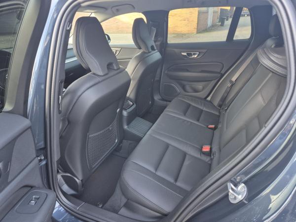 Volvo V60 Plus Dark Buisness Edition T8*SOFORT VERFÜGBAR*NUR FÜR GEWERBEKUNDEN*