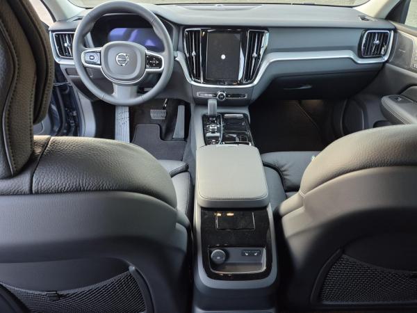 Volvo V60 Plus Dark Buisness Edition T8*SOFORT VERFÜGBAR*NUR FÜR GEWERBEKUNDEN*