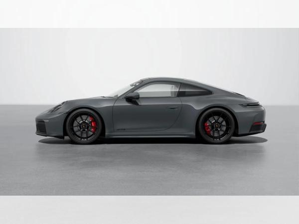 Porsche 992 Carrera 4 GTS