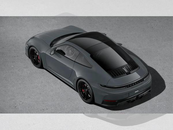 Porsche 992 Carrera 4 GTS