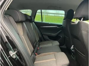 Skoda Octavia Combi Scout 2.0 TDI DSG 4x4 / Navi, AHK