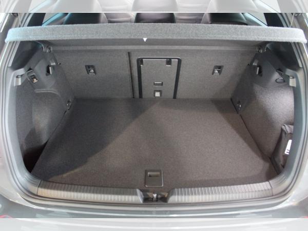 Volkswagen Golf GTE 1,5 l eHybrid 272 PS 5 Jahre Garantie AHK;WKR;DCC;PANO;LEDER