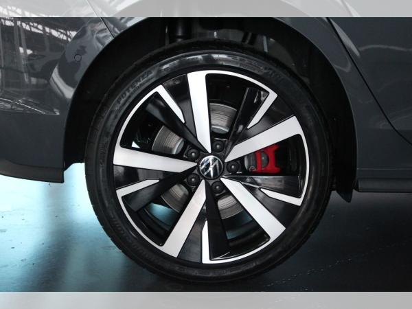 Volkswagen Golf GTE 1,5 l eHybrid 272 PS 5 Jahre Garantie AHK;WKR;DCC;PANO;LEDER