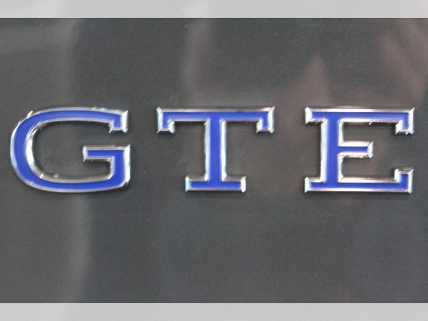 Volkswagen Golf GTE 1,5 l eHybrid 272 PS 5 Jahre Garantie AHK;WKR;DCC;PANO;LEDER