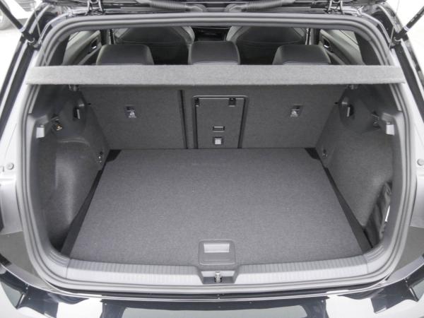 Volkswagen Golf R-Line 1,5 l eTSI OPF 7-Gang-Doppelkupplungsgetriebe DSG