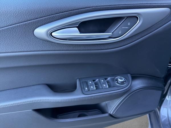 Alfa Romeo Giulia Veloce Q4 2.0 PDC+KAMERA+NAVI+CARPLAY+SHZ