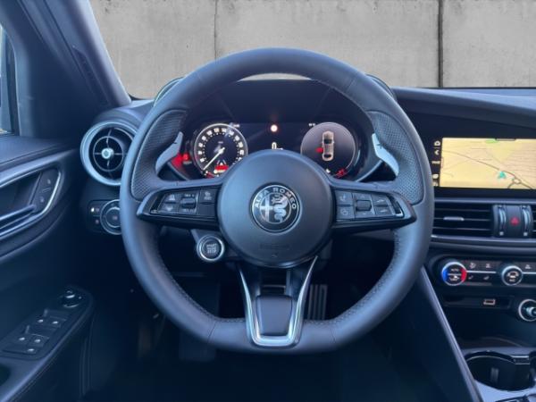 Alfa Romeo Giulia Veloce Q4 2.0 PDC+KAMERA+NAVI+CARPLAY+SHZ