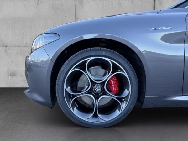 Alfa Romeo Giulia Veloce Q4 2.0 PDC+KAMERA+NAVI+CARPLAY+SHZ