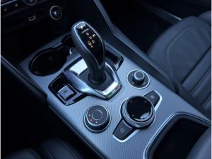 Alfa Romeo Giulia Veloce Q4 2.0 PDC+KAMERA+NAVI+CARPLAY+SHZ