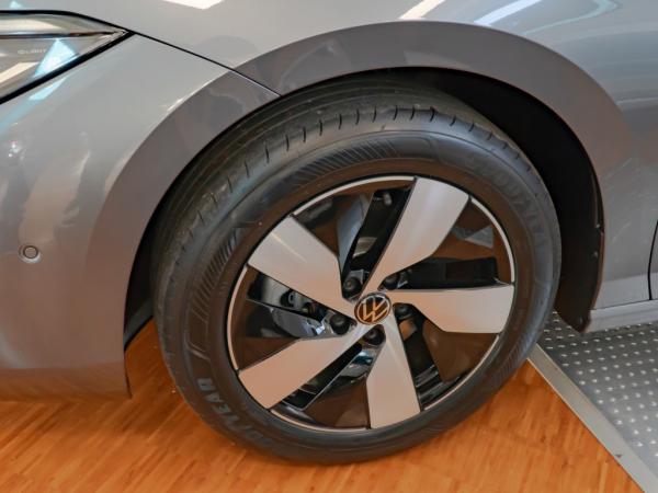 Volkswagen Passat Business 1,5 eTSI 7-Gang DSG Aktion Family Leasing "privat" sofort verfügbar Volkswagen Passat Business 1,5 eTSI 7-Gang DSG Aktion Family Leasing "privat" sofort verfügbar