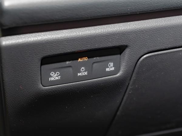 Volkswagen Passat Business 1,5 eTSI 7-Gang DSG Aktion Family Leasing "privat" sofort verfügbar Volkswagen Passat Business 1,5 eTSI 7-Gang DSG Aktion Family Leasing "privat" sofort verfügbar