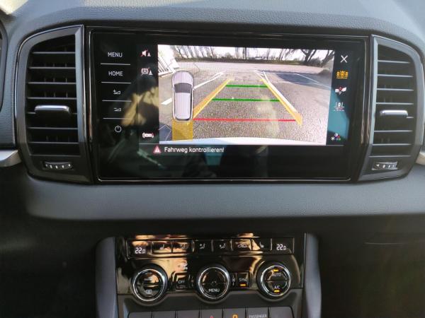 Skoda Karoq Balance 1.5 TSI DSG AHK NAVI LED RFK PDC