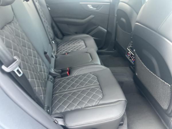 Audi SQ8 qu SUV TFSI 373 kW tiptronic Pano StHz Tv 22'' AHK