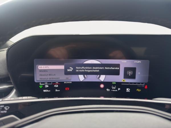 Audi Q3 SUV e-hybrid Leder Matrix S line Winterräder