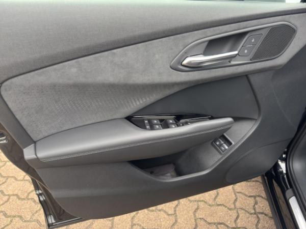 Audi Q3 SUV e-hybrid Leder Matrix S line Winterräder